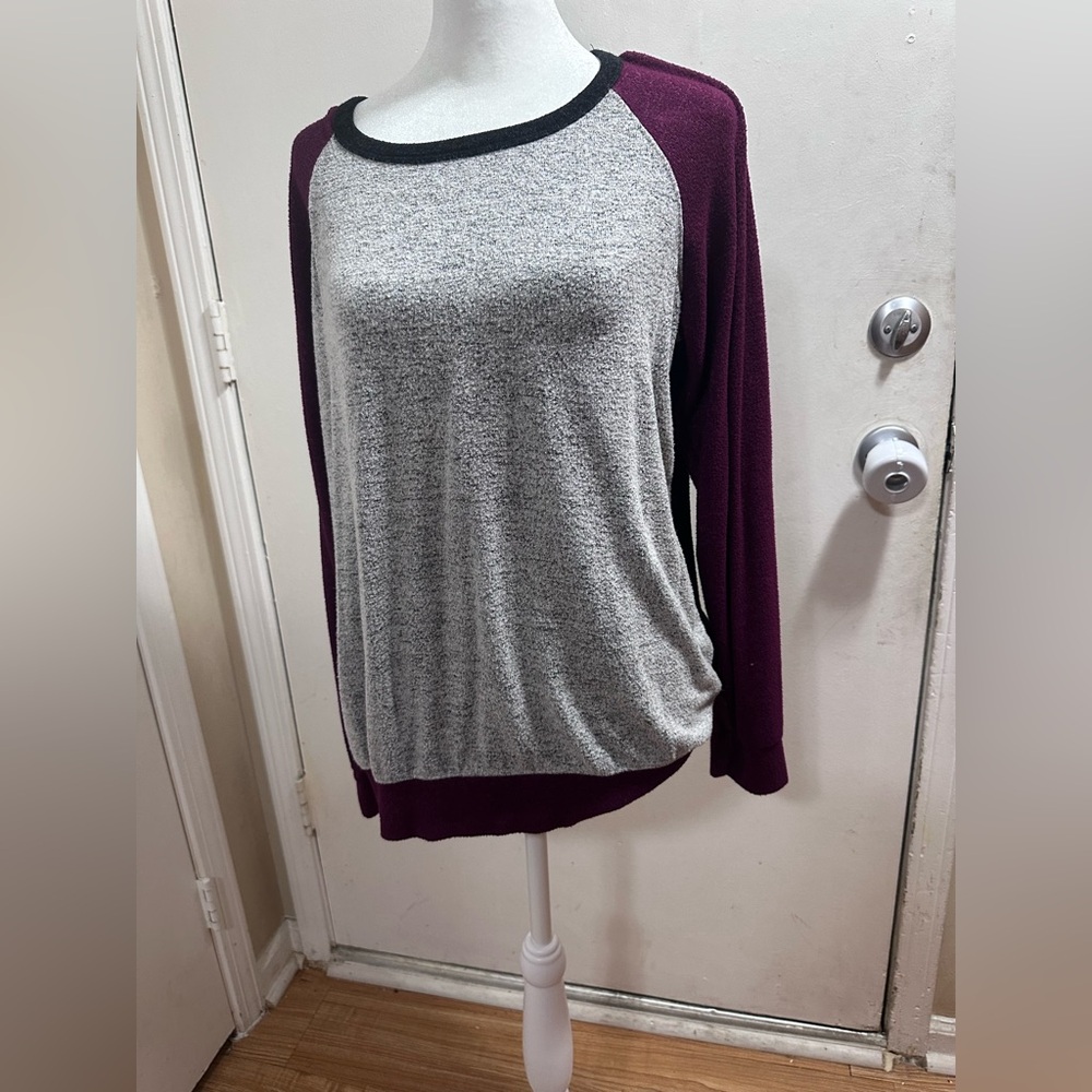 Buffalo David Bitton Gray and Red Raglan 3/4 Sleeve Tee